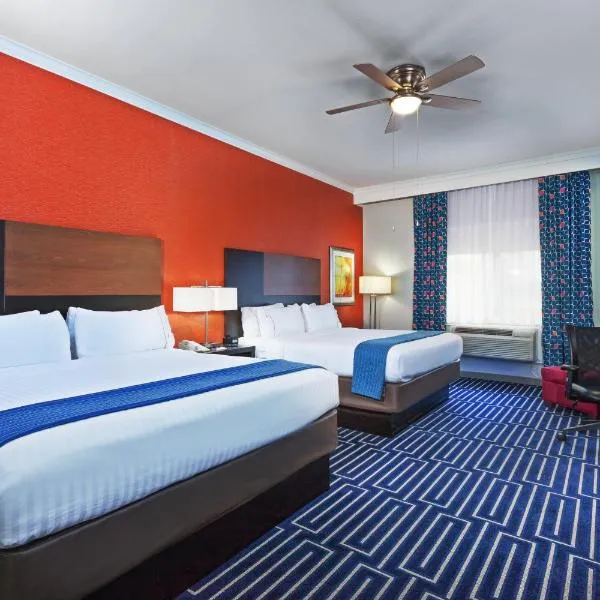 Holiday Inn Express & Suites Houston East by IHG，位于休斯顿的酒店