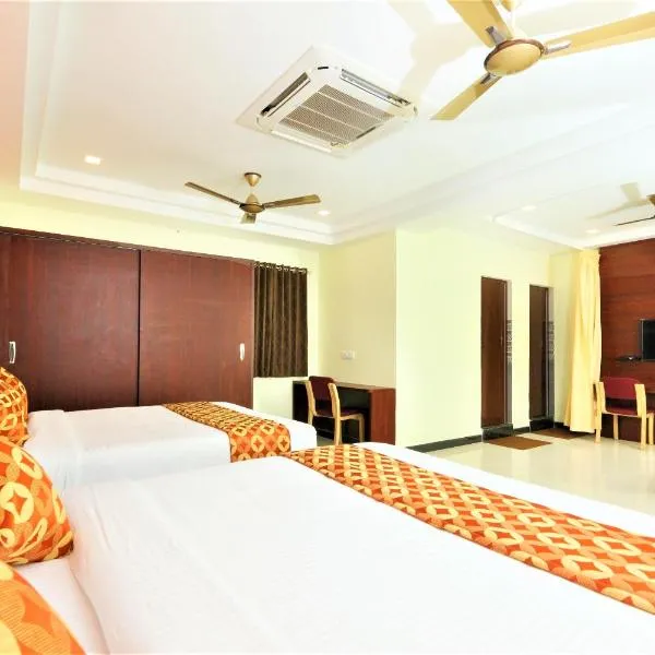 Hotel Ramcharan Residency, Tirupati，位于蒂鲁帕蒂的酒店