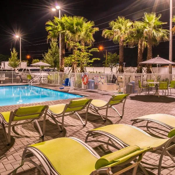 Holiday Inn Express & Suites - St. Petersburg - Madeira Beach, an IHG Hotel，位于Bay Pines的酒店