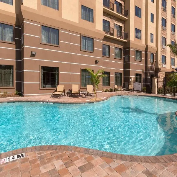 Staybridge Suites Orlando at SeaWorld by IHG - Free Parking & Shuttle to Seaworld Parks，位于奥兰多的酒店