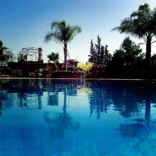 里亚德阿格尼尔多尔酒店，位于Ait el Rhazi的酒店