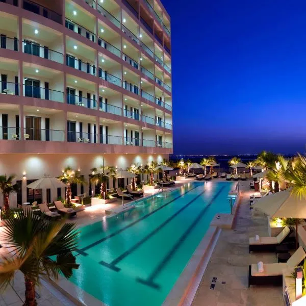 阿布扎比亚斯岛驻桥套房假日酒店，位于阿布扎比的酒店