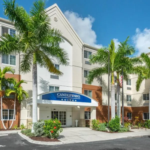 Candlewood Suites Fort Myers/Sanibel Gateway, an IHG Hotel，位于Shell Point Village的酒店