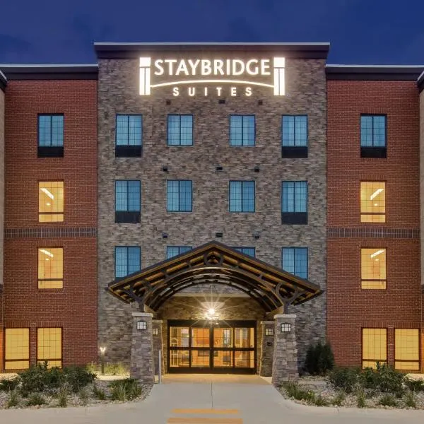 Staybridge Suites - Benton Harbor-St. Joseph, an IHG Hotel，位于Woodland Beach的酒店