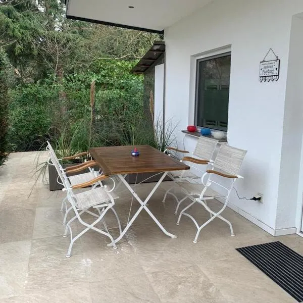 Privat Residence - Boardinghouse Meerbusch，位于梅尔布施的酒店
