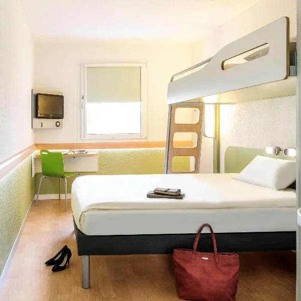 Ibis budget Lille Ronchin - Stade Pierre Mauroy，位于Loos的酒店