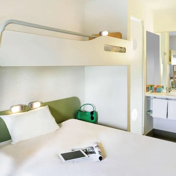 里昂热尔兰宜必思快捷酒店，位于科尔巴斯的酒店