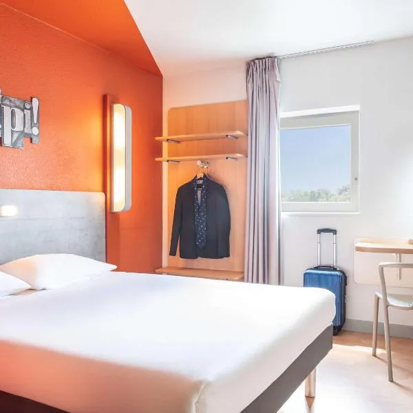 格里尼中心宜必思快捷酒店，位于奥尔日河畔圣米歇尔的酒店