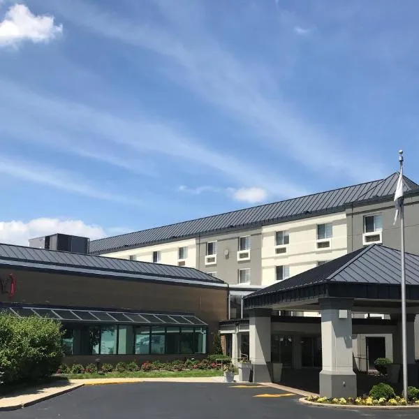 Holiday Inn & Suites Chicago-Carol Stream Wheaton, an IHG Hotel，位于格伦埃林的酒店