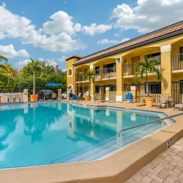 Comfort Inn Sun City Center - Ruskin - Tampa South，位于Sun City Center的酒店