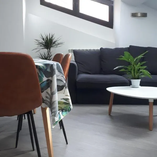 Tocando el Cielo, apartamento con parking incluido，位于特鲁埃尔的酒店