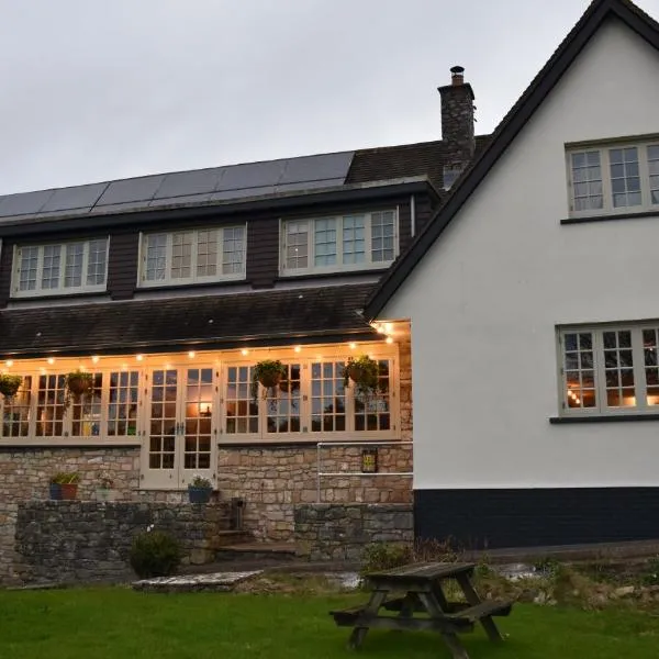 Three Horseshoes Country Inn，位于Llancarfan的酒店