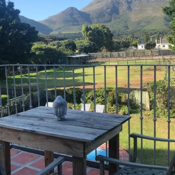 Noordhoek The Lookout，位于努尔德霍克的酒店