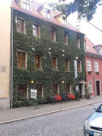 Zum Alten Krug，位于吉罗斯耶纳的酒店