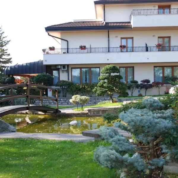 花园酒店，位于Montereale Valcellina的酒店