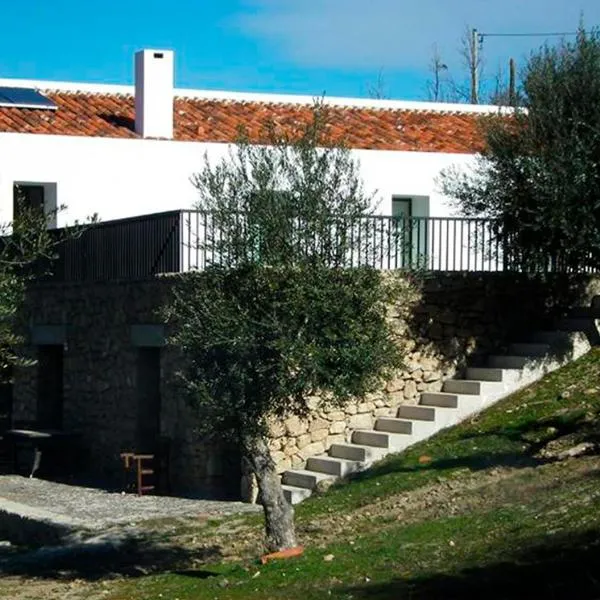 ALENTEJO Mountain Vacation House，位于尼萨的酒店