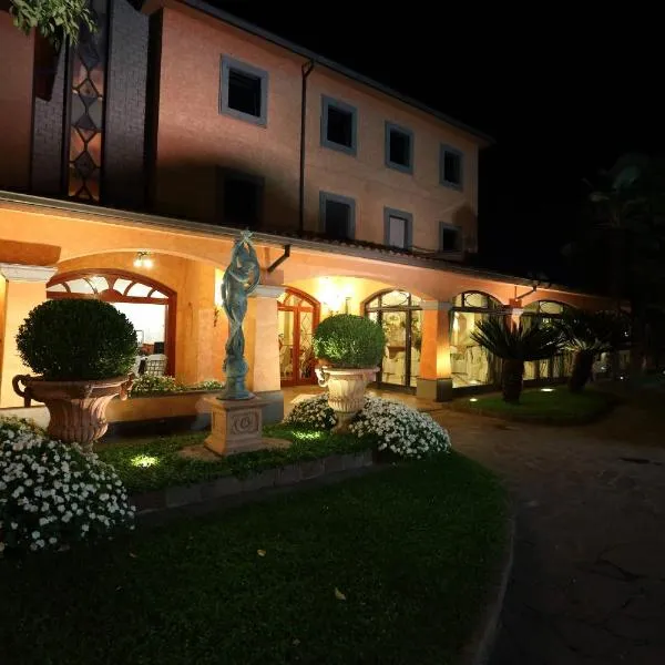 Hotel Ristorante Borgo Antico，位于Fontana Liri的酒店