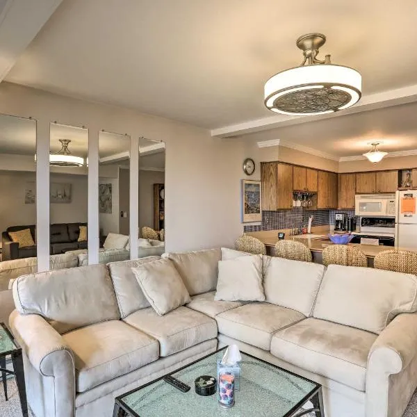 The Shores Condo w/ Beach Access < 2 Mi to Dtwn!，位于克林顿港的酒店