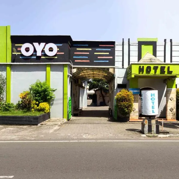 OYO 3024 Hotel Kebon Manis，位于芝拉扎的酒店