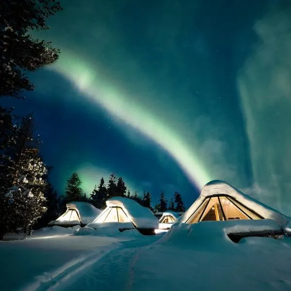 Wilderness Hotel Muotka & Igloos，位于Kakslauttanen的酒店