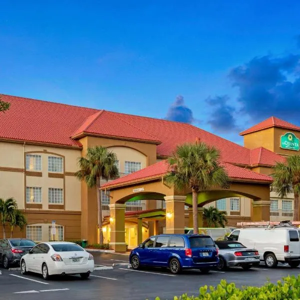 La Quinta Inn and Suites Fort Myers I-75，位于迈尔斯堡的酒店