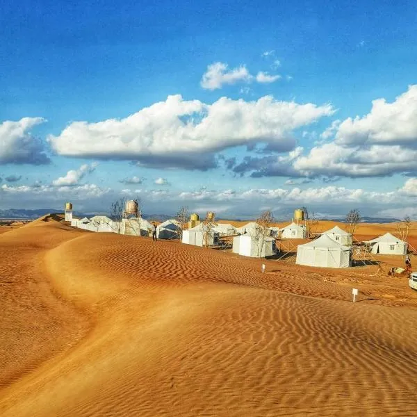 Alsarmadi Desert Camp，位于Al Qābil的酒店