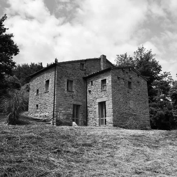 Casa Al Fondo，位于SantʼAngelo in Pontano的酒店