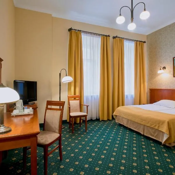 恒曼酒店，位于Kawęczyn的酒店