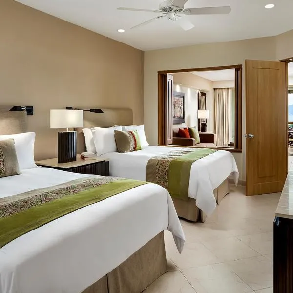 纳亚里特海滨维拉斯大酒店，位于新巴利亚塔的酒店