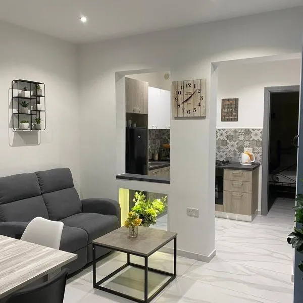 Cosy private townhouse in heart of Senglea，位于森格莱阿的酒店