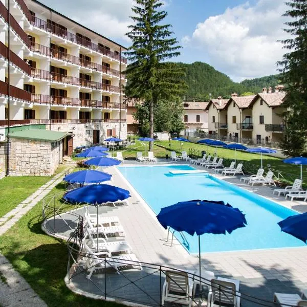 德尔帕可大酒店，位于Balsorano Nuovo的酒店