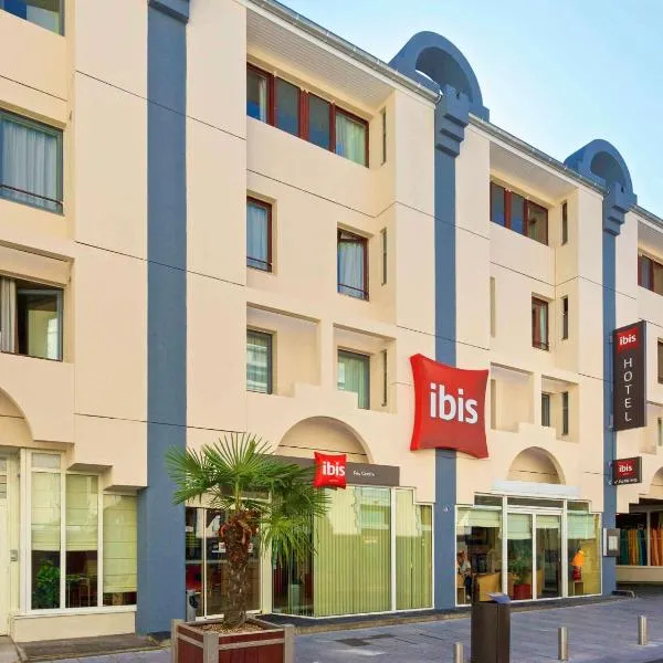 Ibis Pau Centre，位于比赞诺的酒店