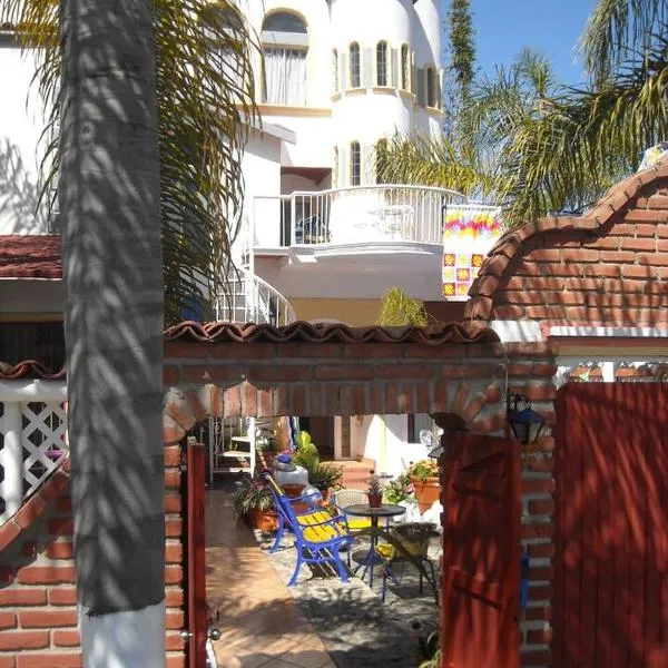 Welcome to Casa Viva Mexico 3-bedrooms 2-bathroms 6-Guests close to Shoping Center & Beach，位于提华纳的酒店