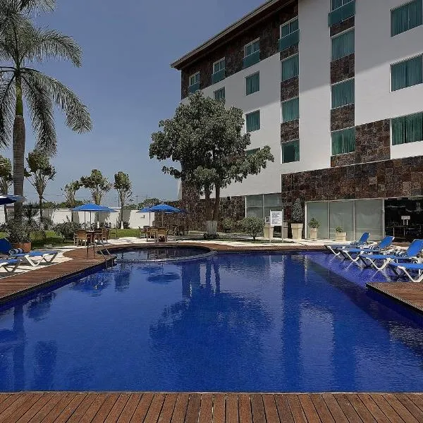 比亚埃尔莫萨智选假日酒店，位于Amatitán的酒店