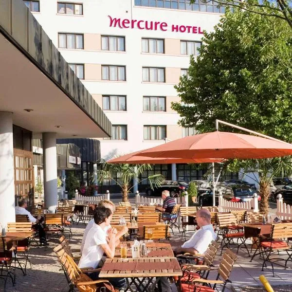 奥芬堡展览广场美居酒店，位于Sendelbach的酒店
