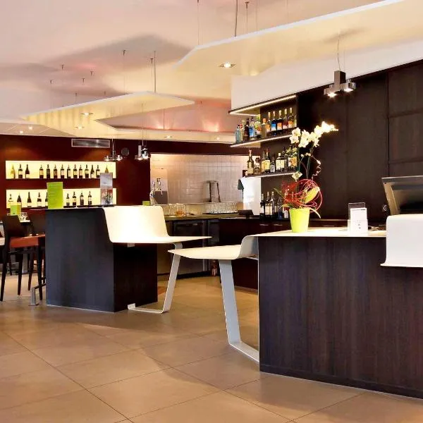 Mercure Hexagone Luxeuil，位于Melincourt的酒店