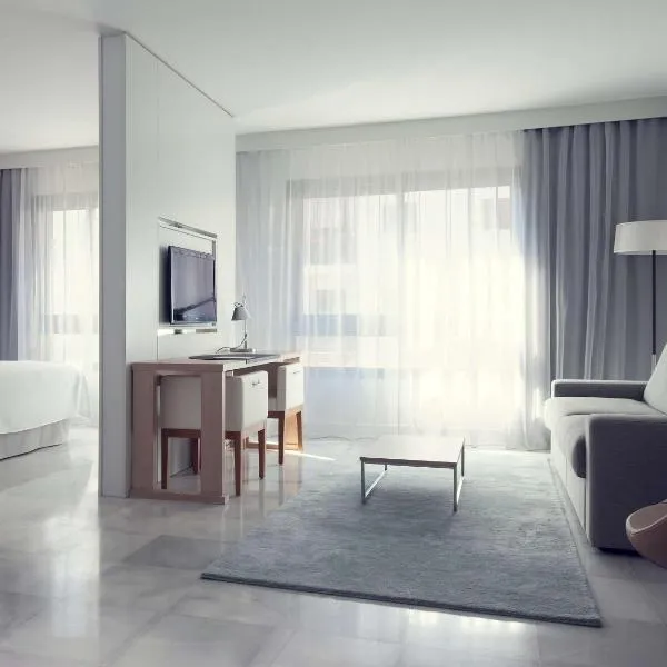 Suittes Hotel，位于阿尔赫西拉斯的酒店