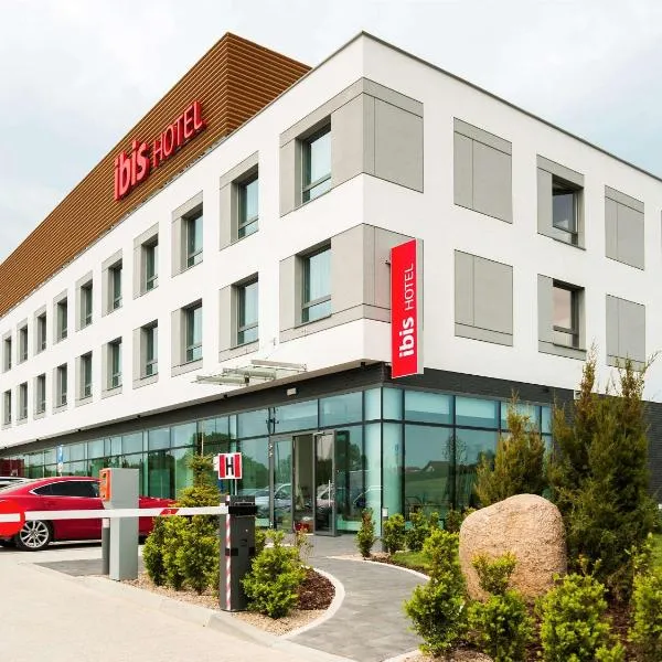 Ibis Poznan Polnoc，位于Chyby的酒店