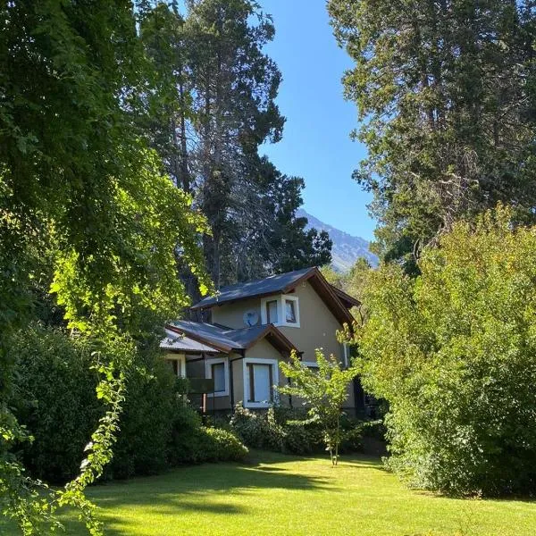 Altos del Sur Cabañas de Montaña，位于埃博森的酒店