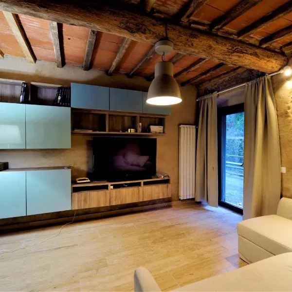 Incantevole casa sul fiume, Relax e Natura ai piedi della Alpi Apuane，位于塞拉韦扎的酒店