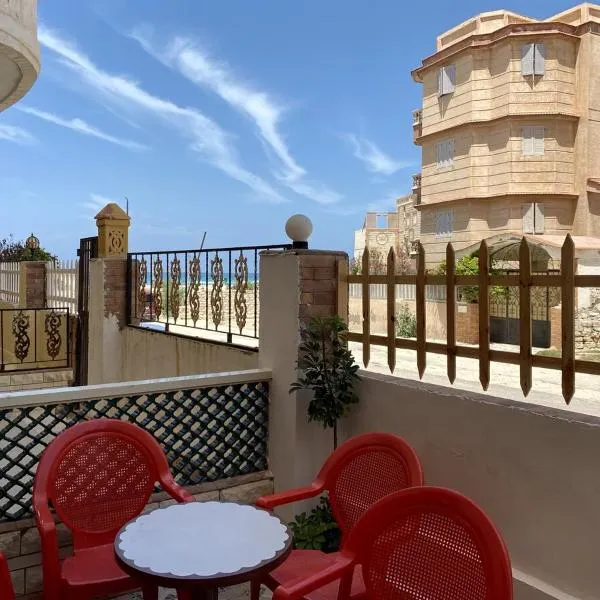 Seaside Two-Bedroom Chalet Sidi Krir，位于西迪基里尔的酒店