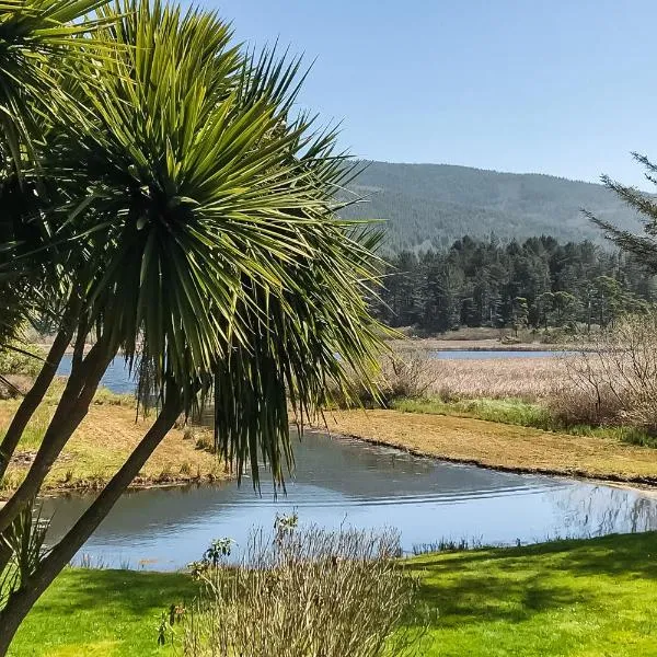 Crescent Lake Lookout，位于洛克威海滩的酒店