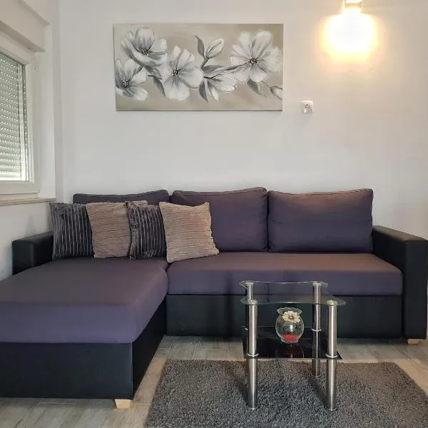 Apartman Nela，位于Kastel Sucurac的酒店