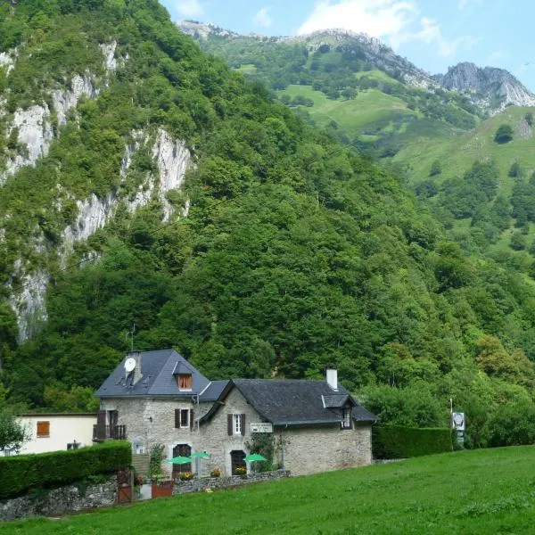 Chambres d hôtes La Cavalière，位于Accous的酒店