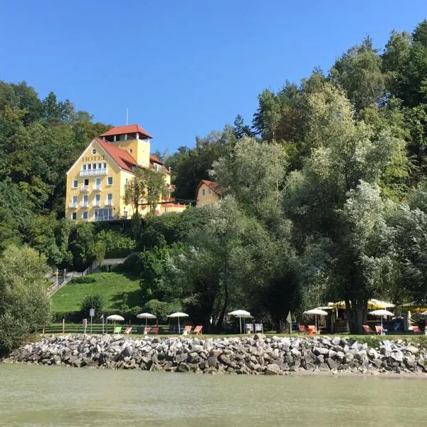 佛斯特施罗斯餐厅酒店，位于Haibach ob der Donau的酒店