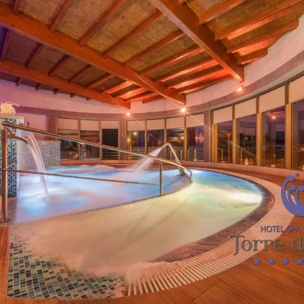 Hotel Spa Norat Torre Do Deza 4* Superior，位于Bermés的酒店