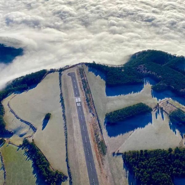 Ecole de pilotage ULM LOZERE，位于Laubert的酒店