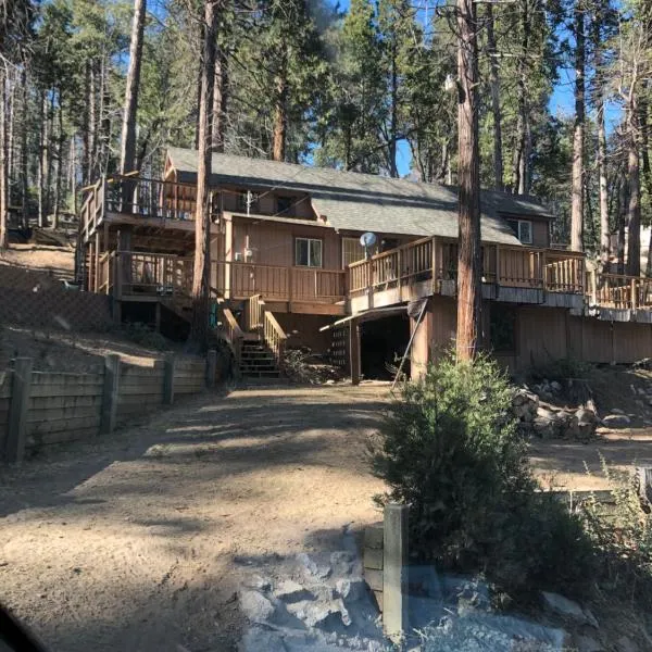 sequoia National Forest CabinH，位于Panorama Heights的酒店