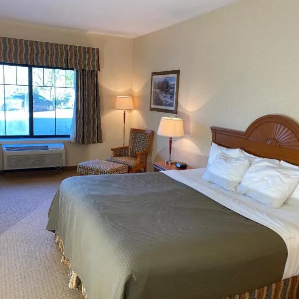 Red Coach Inn & Suites，位于Red Oak的酒店