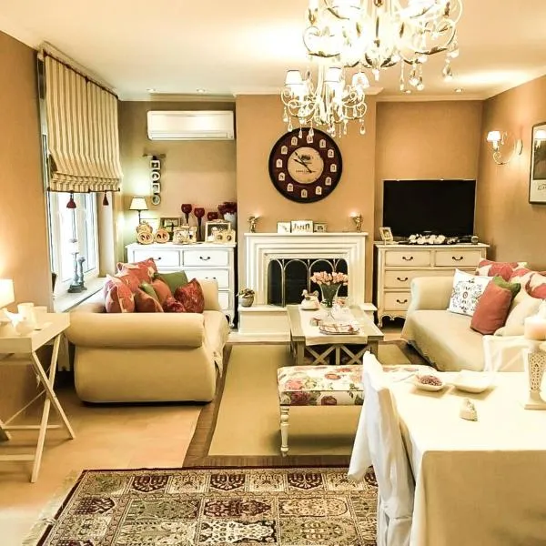 Luxury Family Villa Meteora，位于Eláfion的酒店